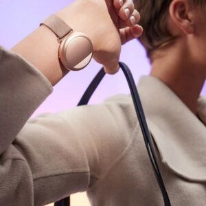 Embr Labs Wave 2 Cooling & Warming wristband rose gold